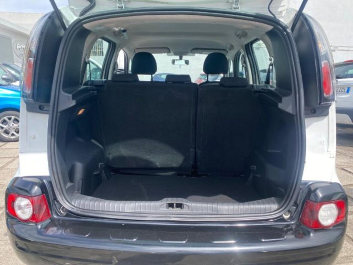 Citroen C3 Picasso 1.6 HDi 90 Exclusive Theatre (17)