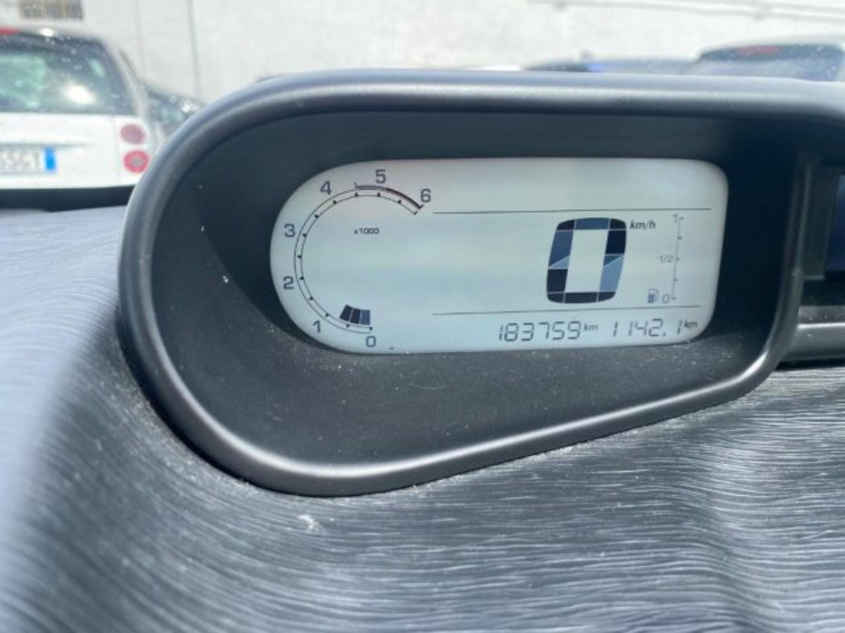 Citroen C3 Picasso 1.6 HDi 90 Exclusive Theatre (7)
