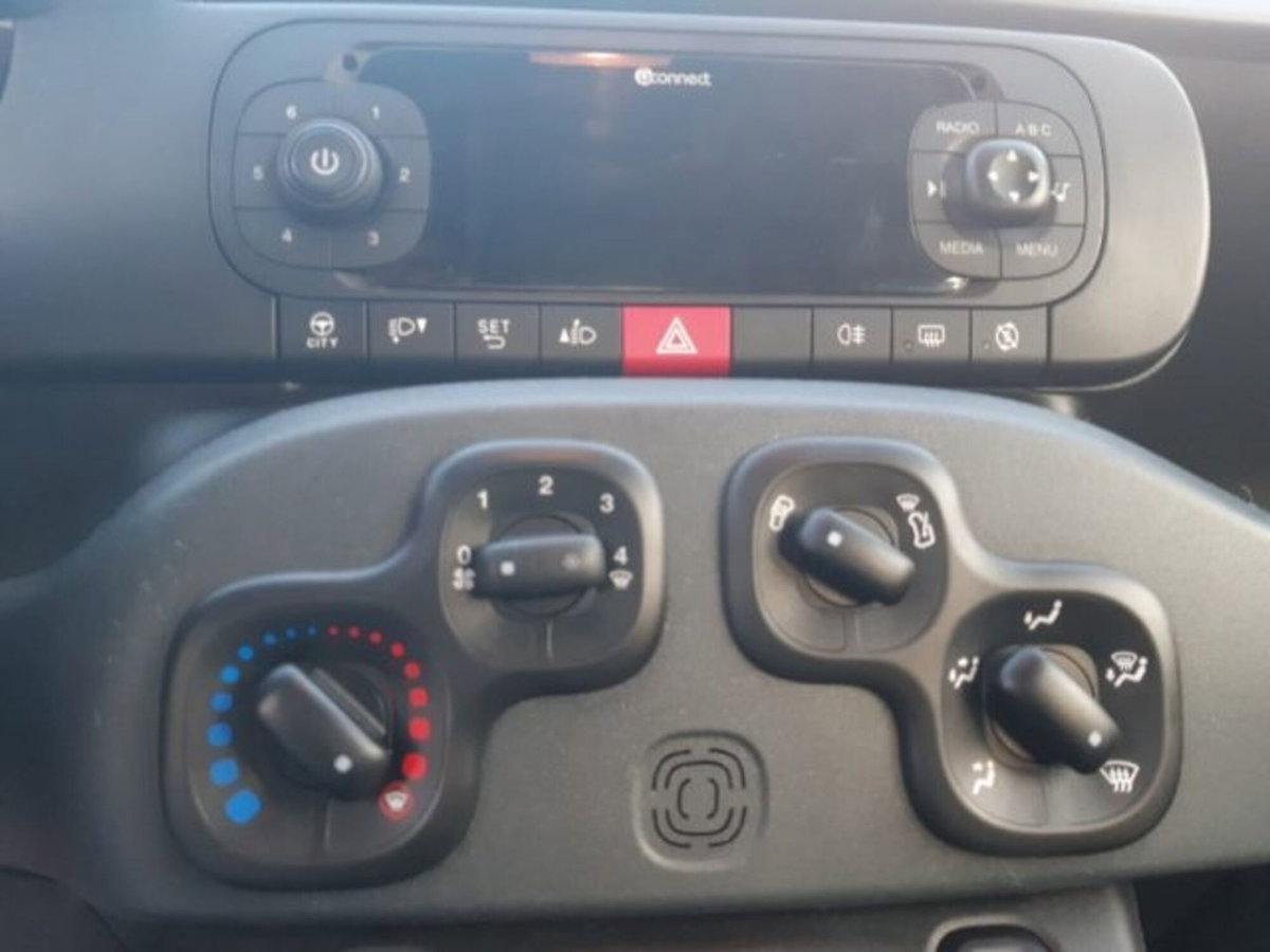 Fiat Panda 1.0 firefly hybrid s&s 70cv 5p.ti (9)