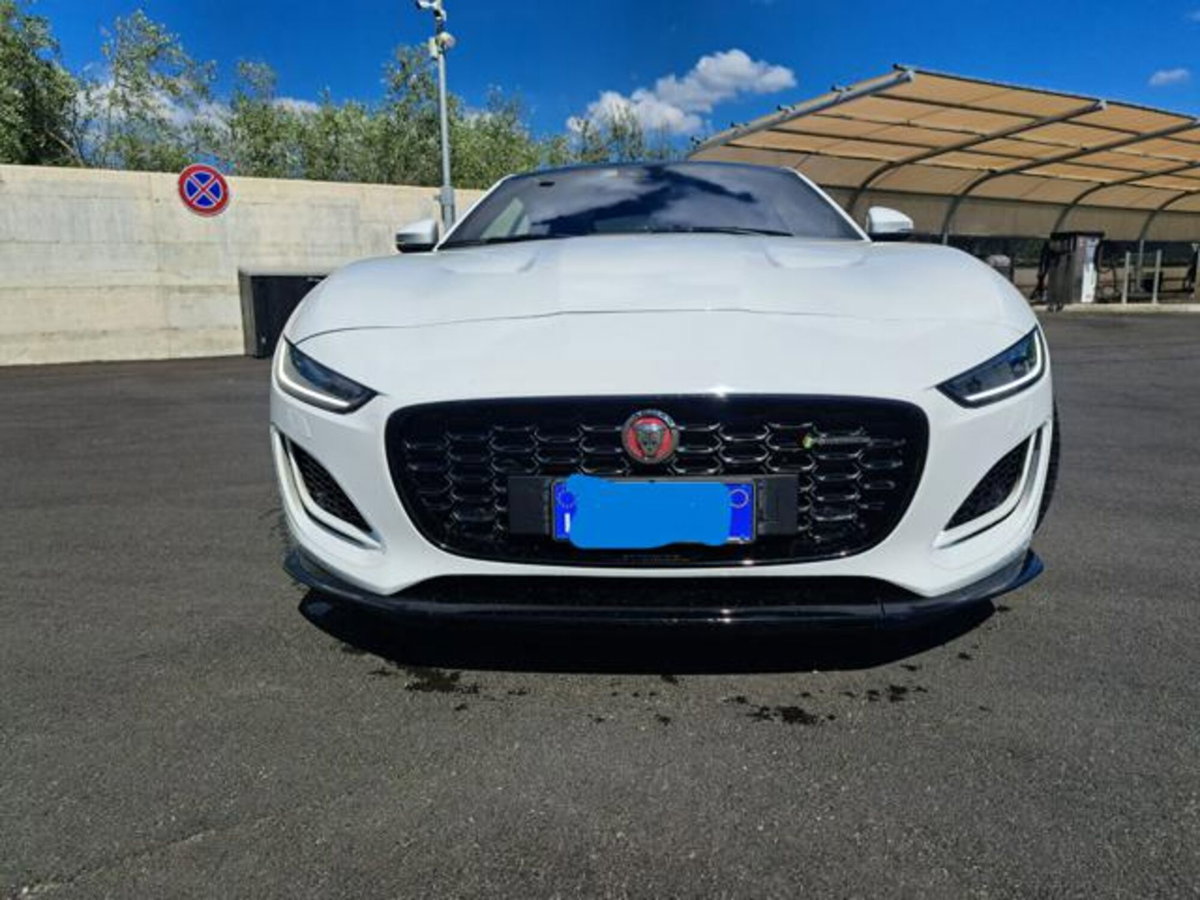 Jaguar F-Type Coupé 2.0 aut. Coupé R-Dynamic Black (2)