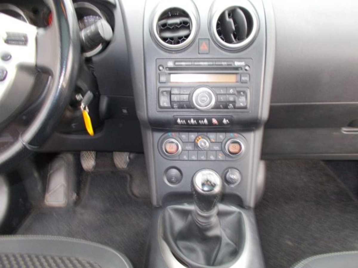 Nissan Qashqai 1.5 dCi Tekna (8)
