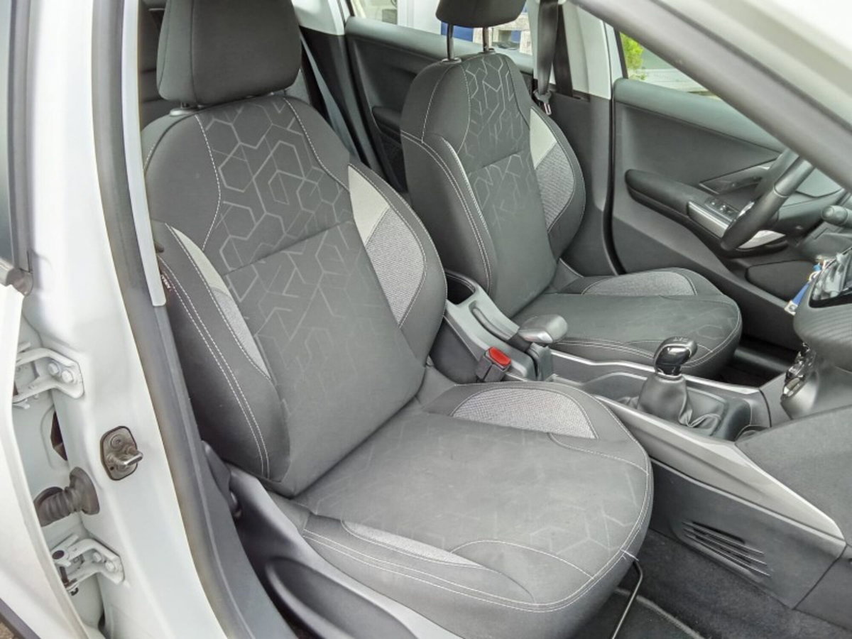 Peugeot 2008 BlueHDi 100 S&S Active (11)
