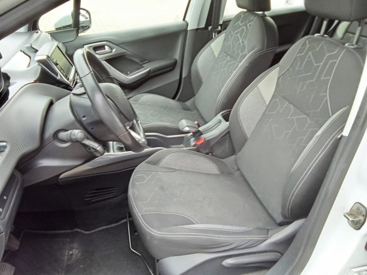 Peugeot 2008 BlueHDi 100 S&S Active (15)