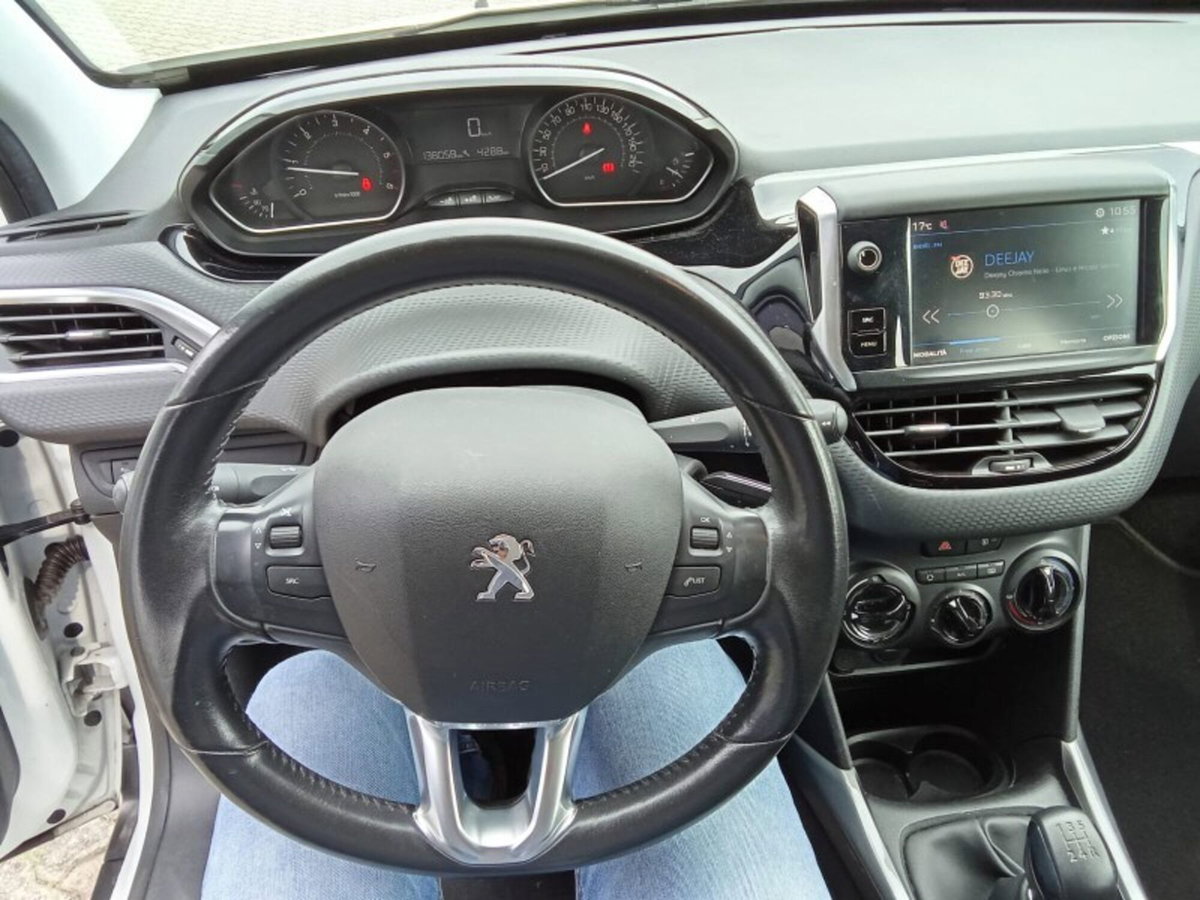 Peugeot 2008 BlueHDi 100 S&S Active (16)