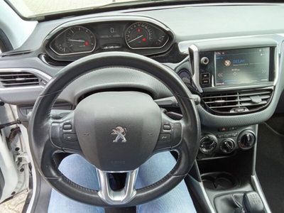 Peugeot 2008 BlueHDi 100 S&S Active (16)