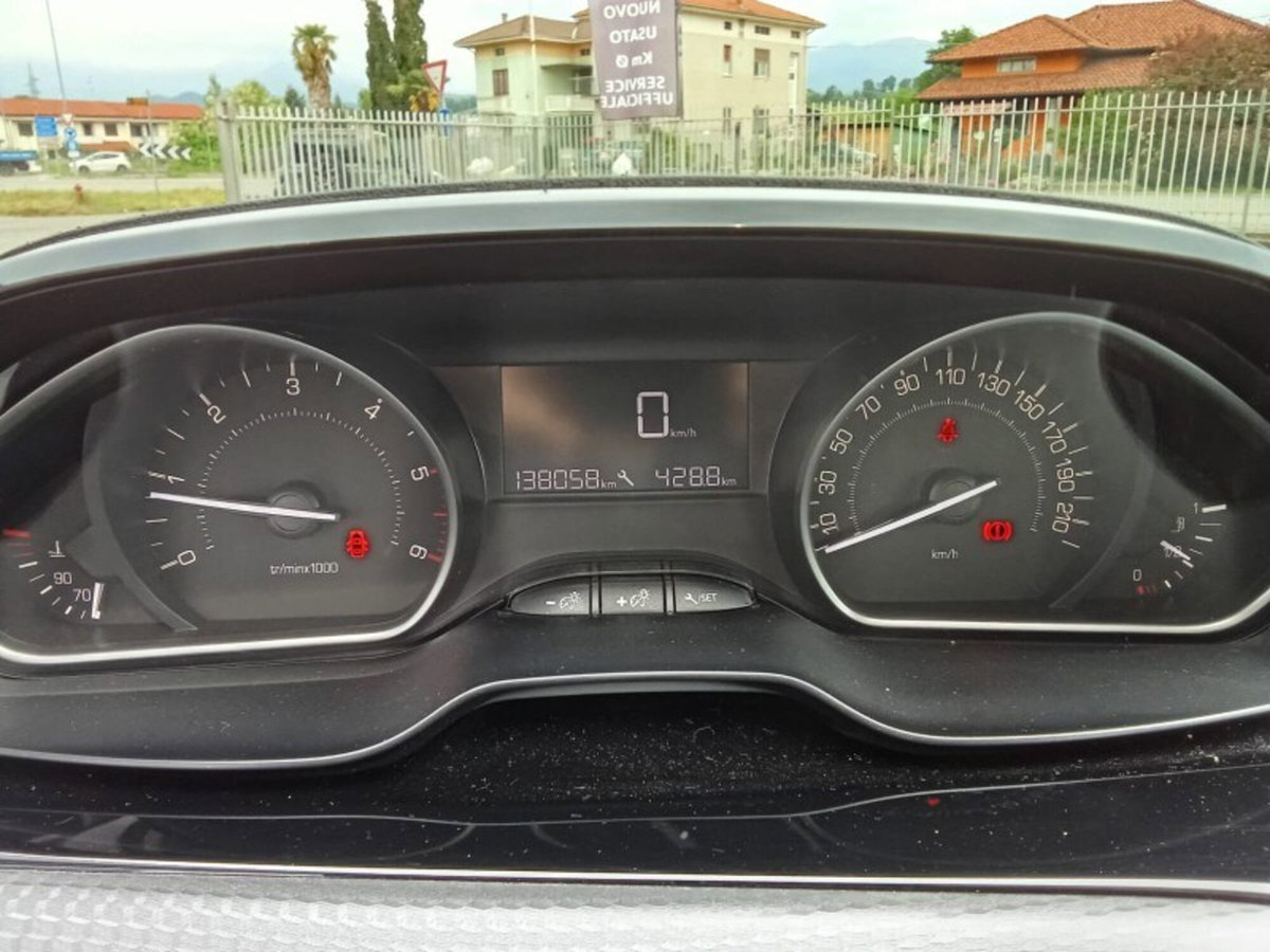 Peugeot 2008 BlueHDi 100 S&S Active (18)
