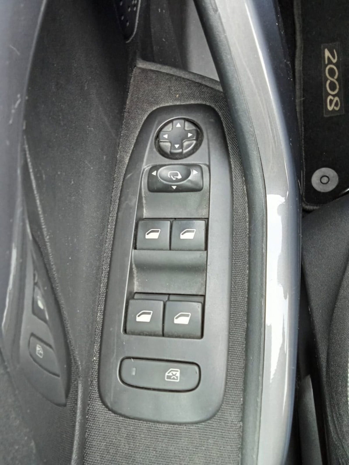 Peugeot 2008 BlueHDi 100 S&S Active (19)