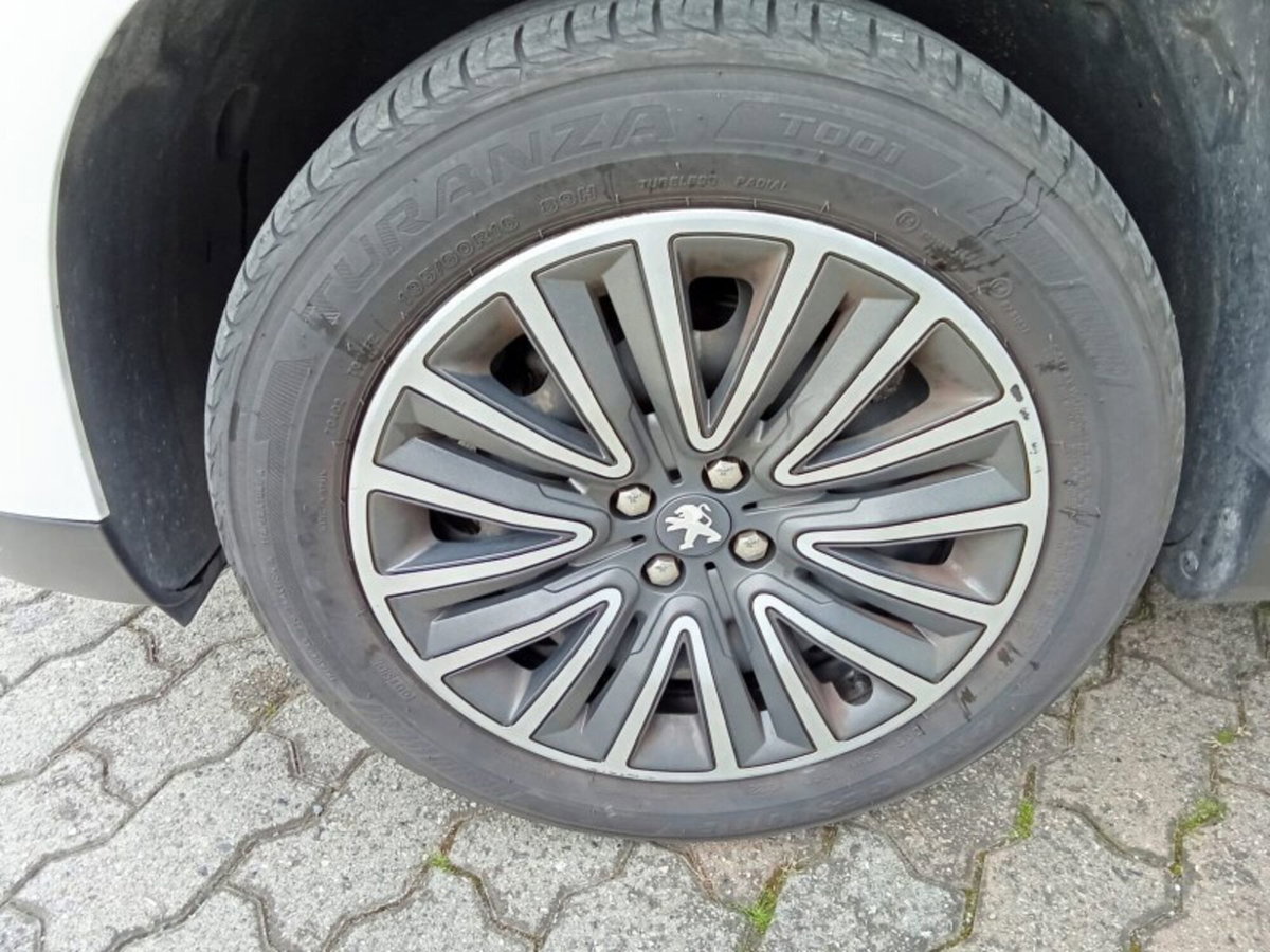 Peugeot 2008 BlueHDi 100 S&S Active (9)