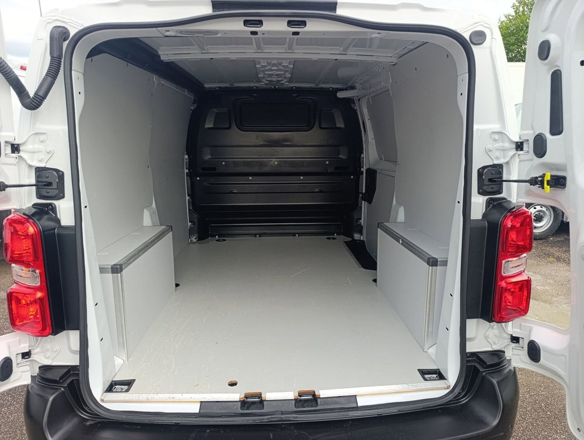 Opel Vivaro 2.0 Diesel 145CV S&S PL-SL-TN L (7)