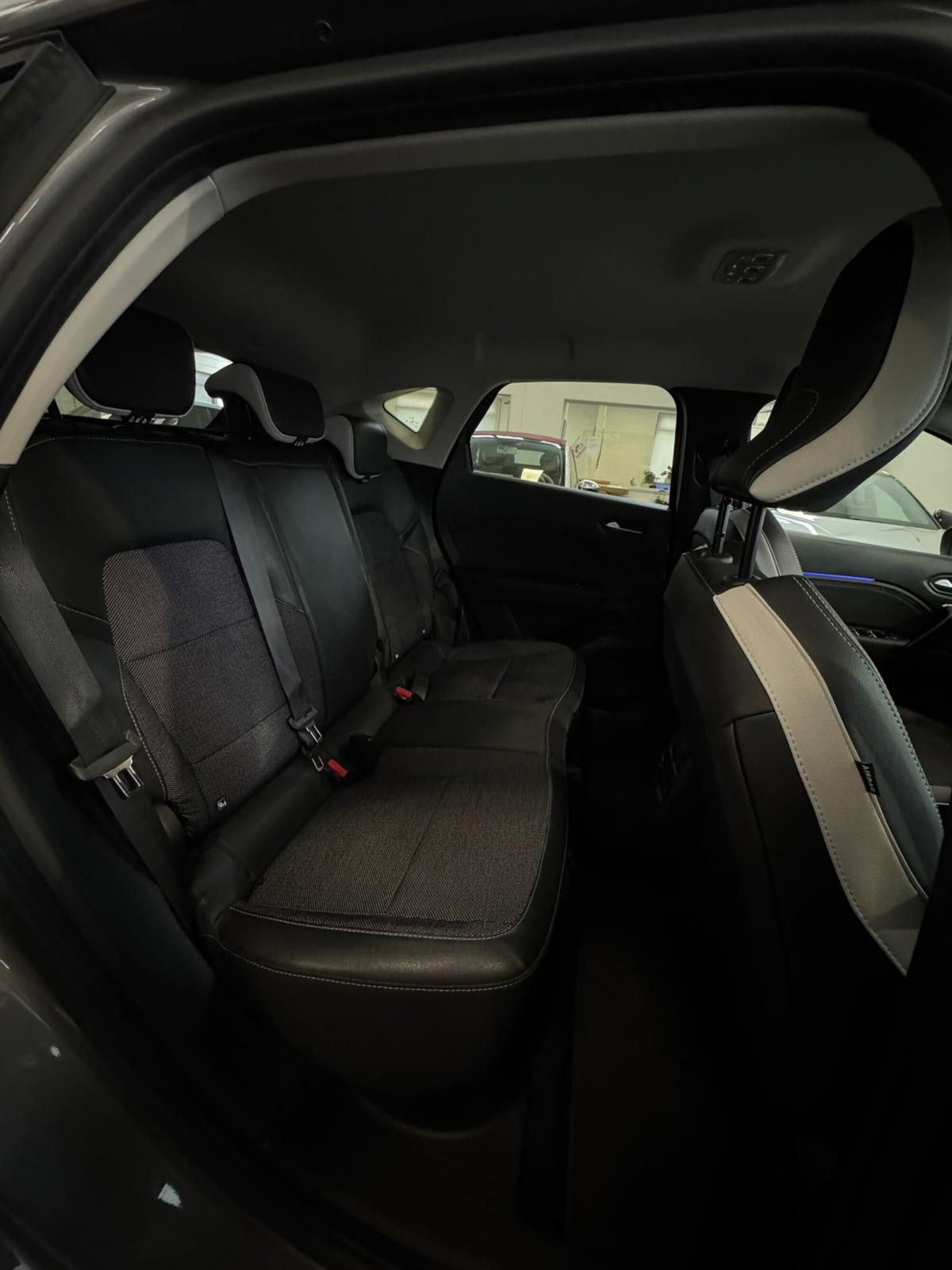 Renault Captur Full Hybrid E-Tech 145 CV Techno (4)