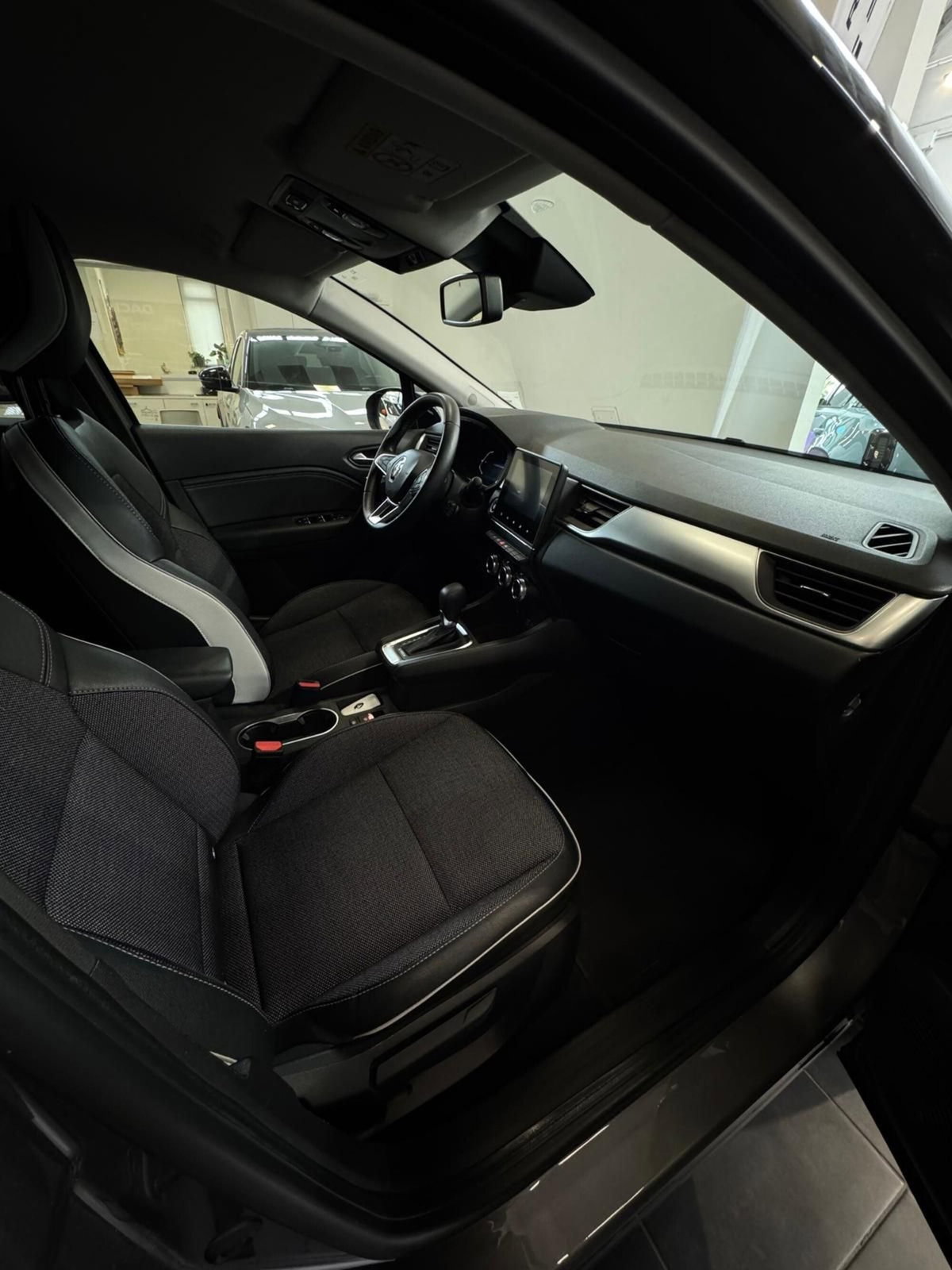 Renault Captur Full Hybrid E-Tech 145 CV Techno (5)
