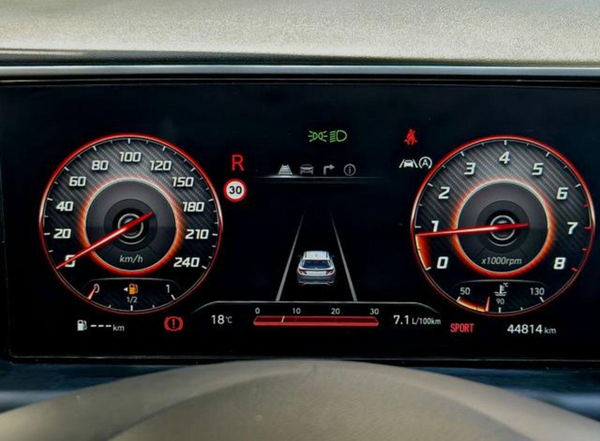 Hyundai Tucson 1.6 t-gdi 48V Xline 2wd dct (9)