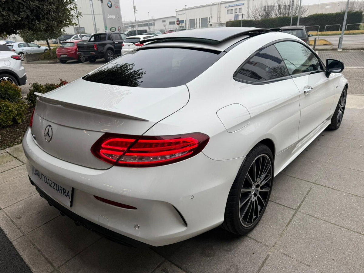 Mercedes-Benz Classe C Coupé 43 4Matic AMG Coupé (4)