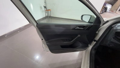 Volkswagen Polo 1.0 tsi Edition 95cv (14)