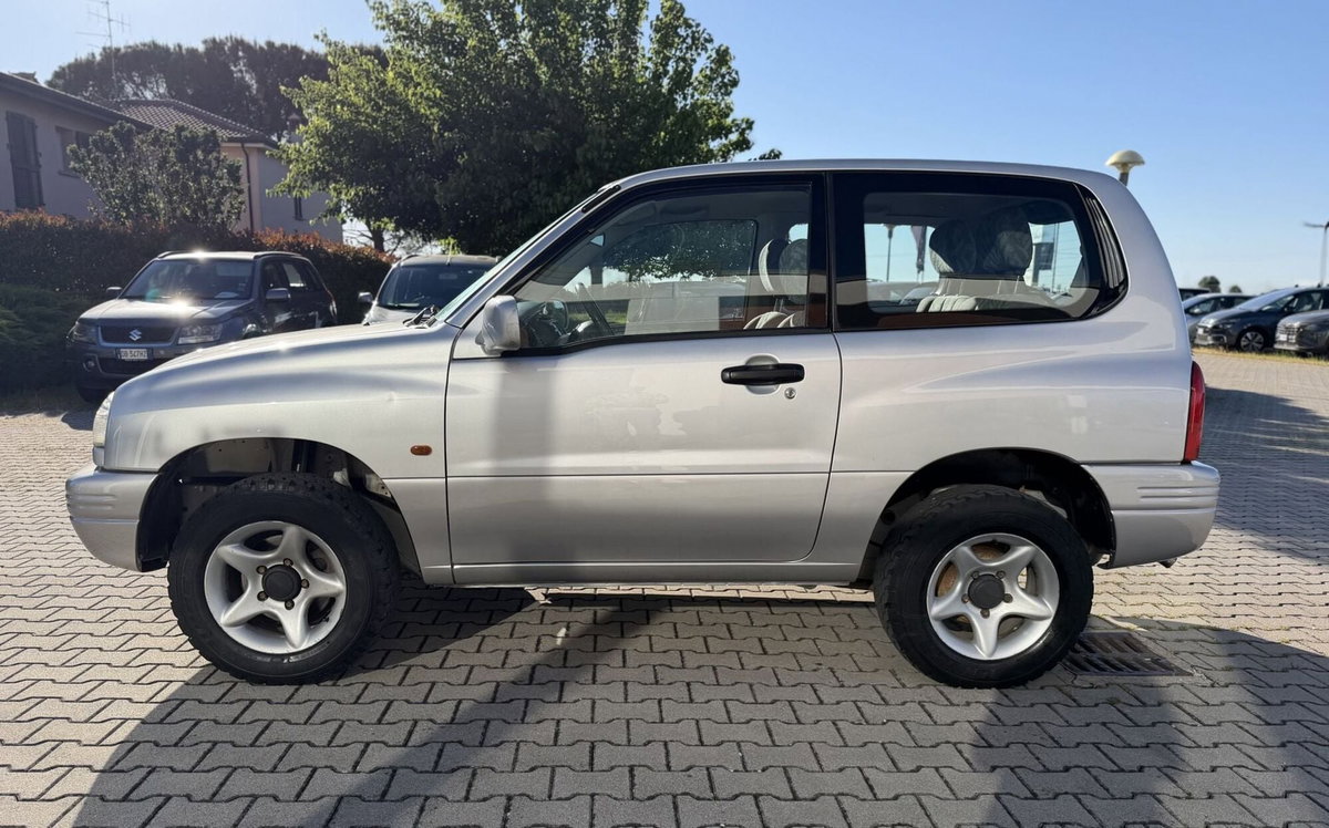Suzuki Grand Vitara 16V cat 3 porte Cabriolet (8)