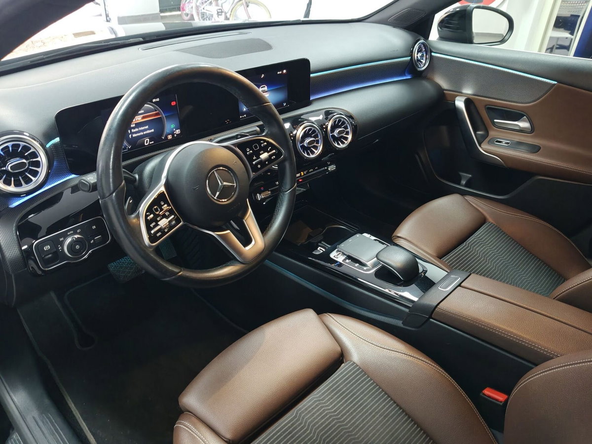 Mercedes-Benz Classe A 180 d Automatic Sport (18)