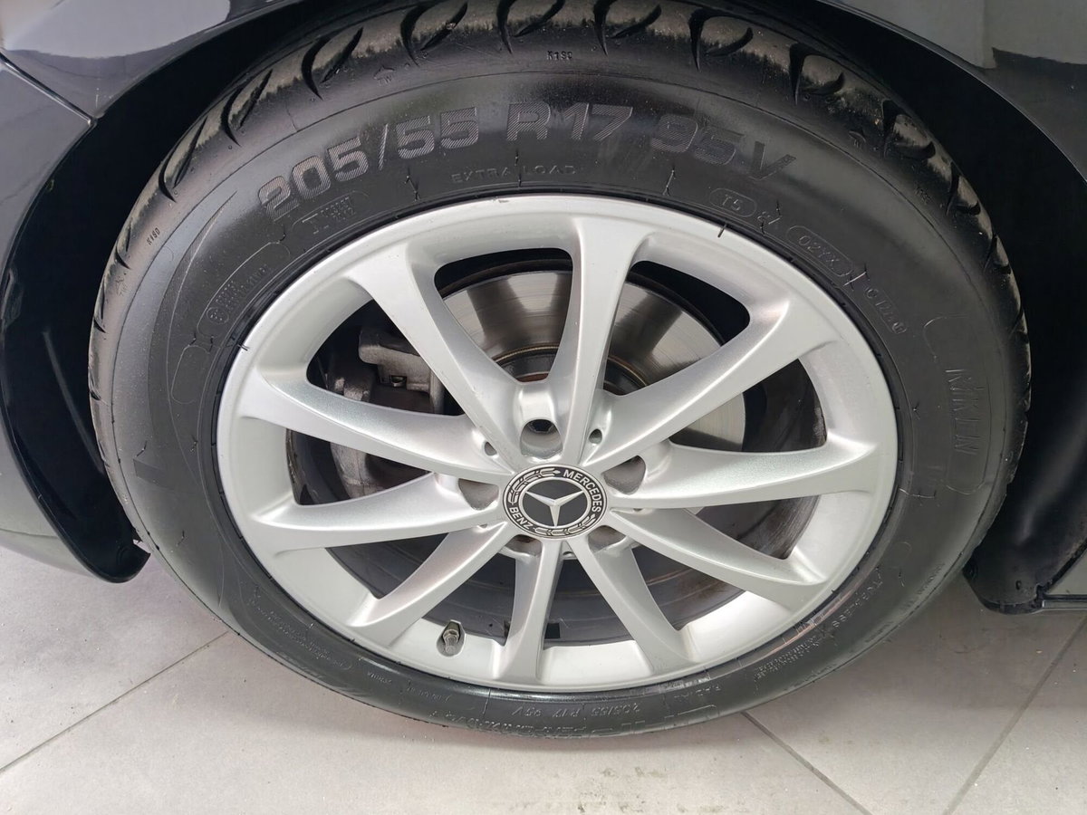 Mercedes-Benz Classe A 180 d Automatic Sport (19)