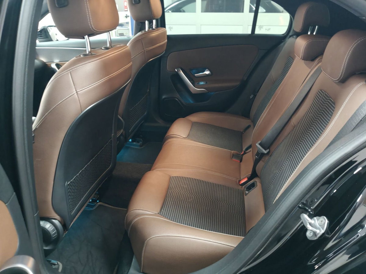 Mercedes-Benz Classe A 180 d Automatic Sport (6)
