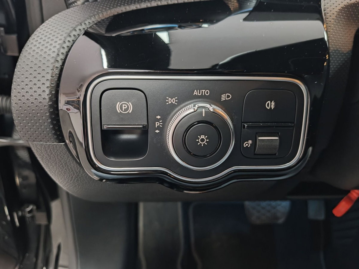 Mercedes-Benz Classe A 180 d Automatic Sport (7)