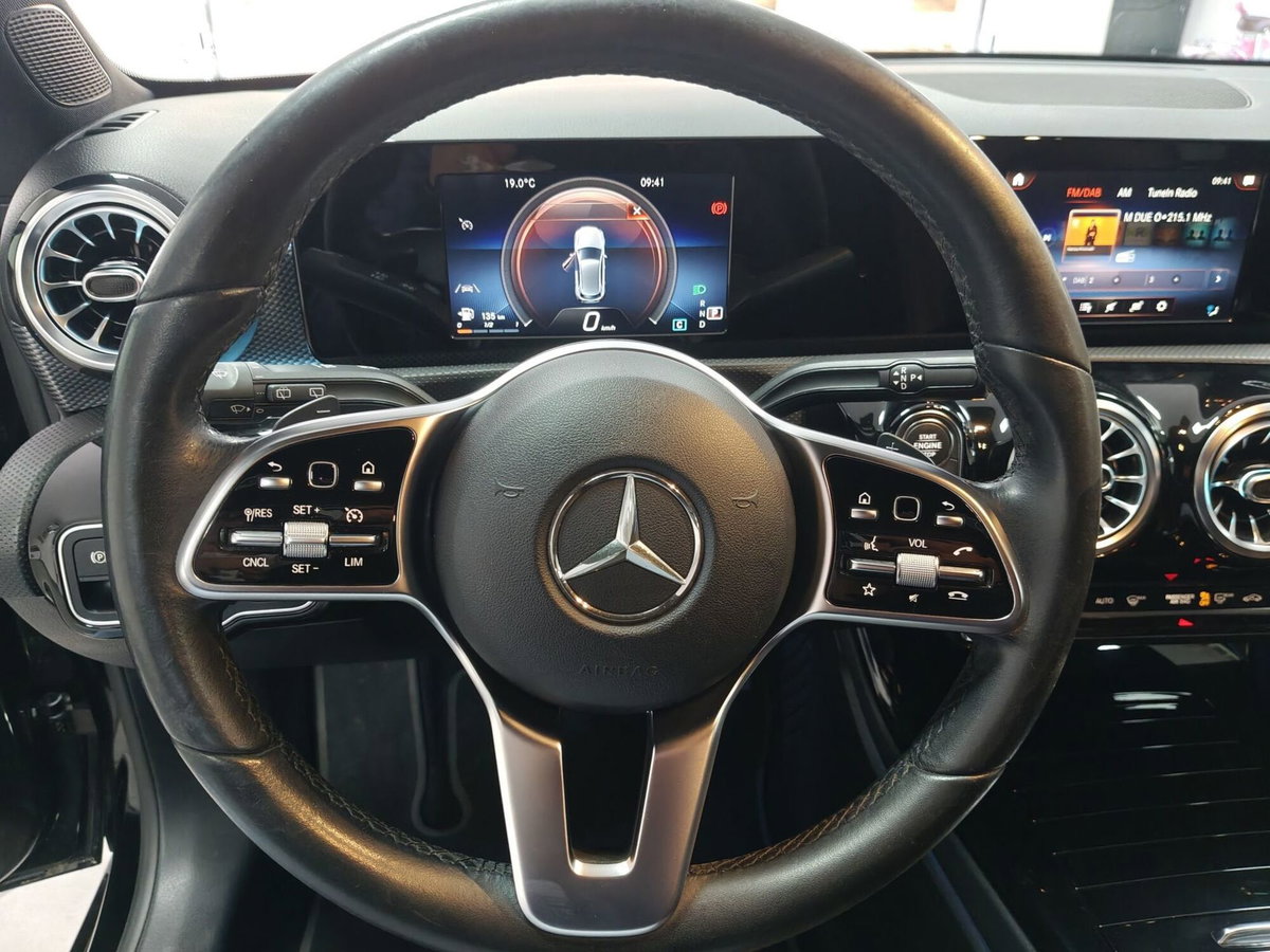 Mercedes-Benz Classe A 180 d Automatic Sport (9)
