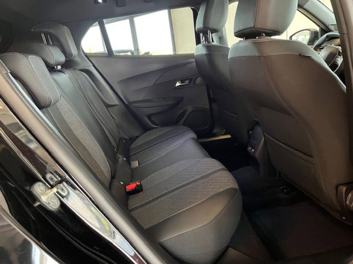 Peugeot 2008 PureTech 100 S&S Allure (15)