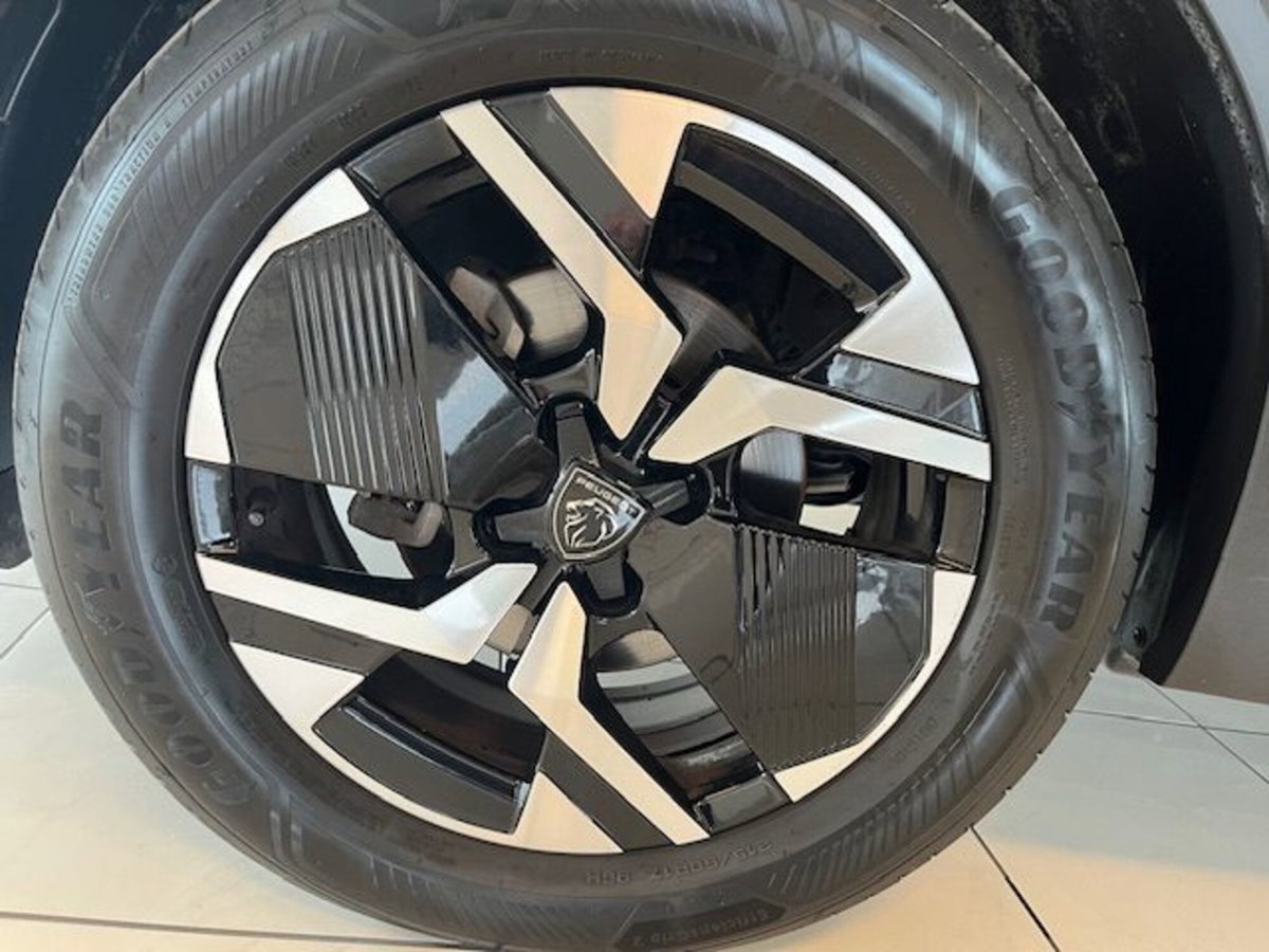 Peugeot 2008 PureTech 100 S&S Allure (7)