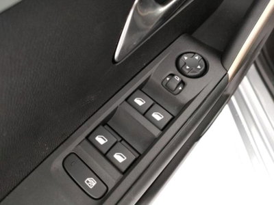 Lancia Ypsilon 1.2 mhev 110cv e-dct (15)