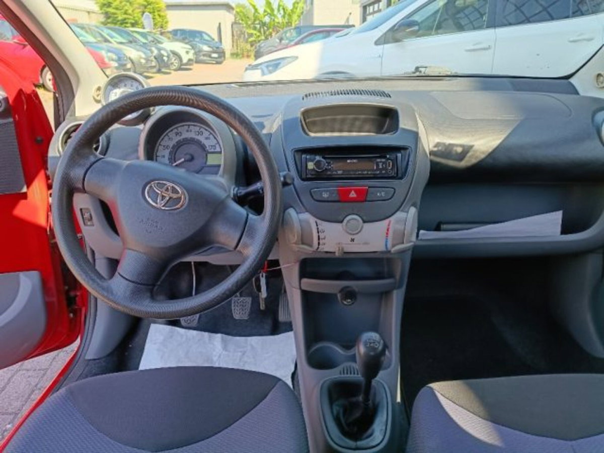 Toyota Aygo 1.0 12V VVT-i 5 porte Sol (12)