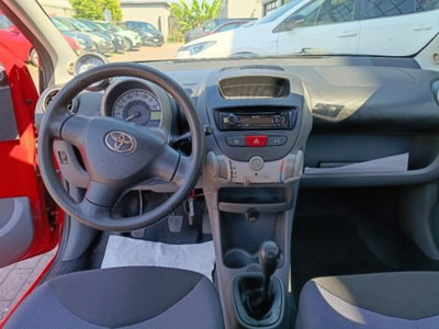 Toyota Aygo 1.0 12V VVT-i 5 porte Sol (12)