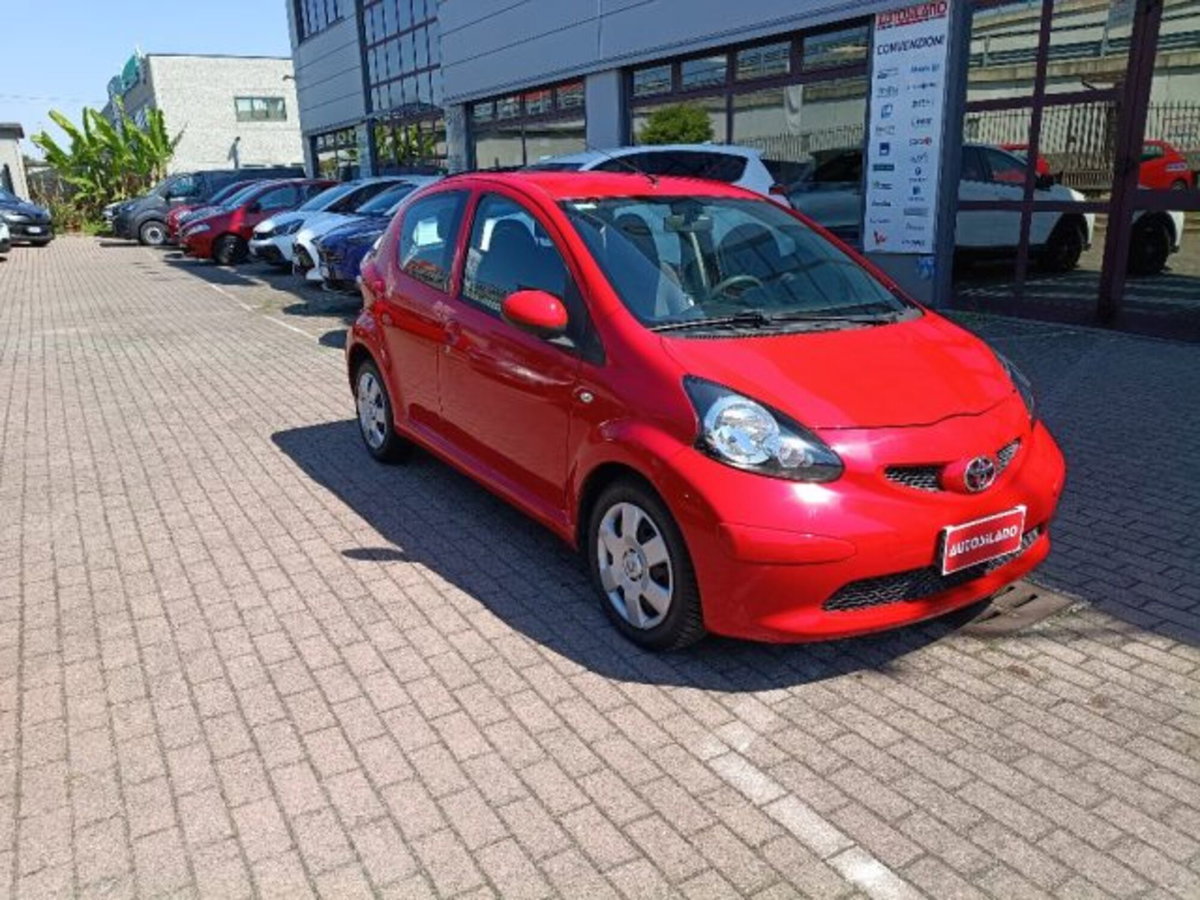 Toyota Aygo 1.0 12V VVT-i 5 porte Sol (3)