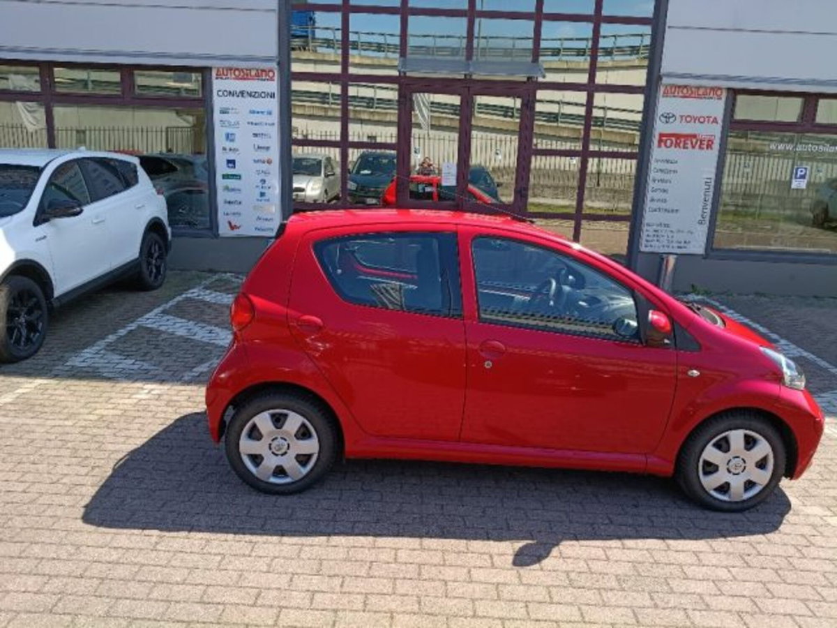 Toyota Aygo 1.0 12V VVT-i 5 porte Sol (4)