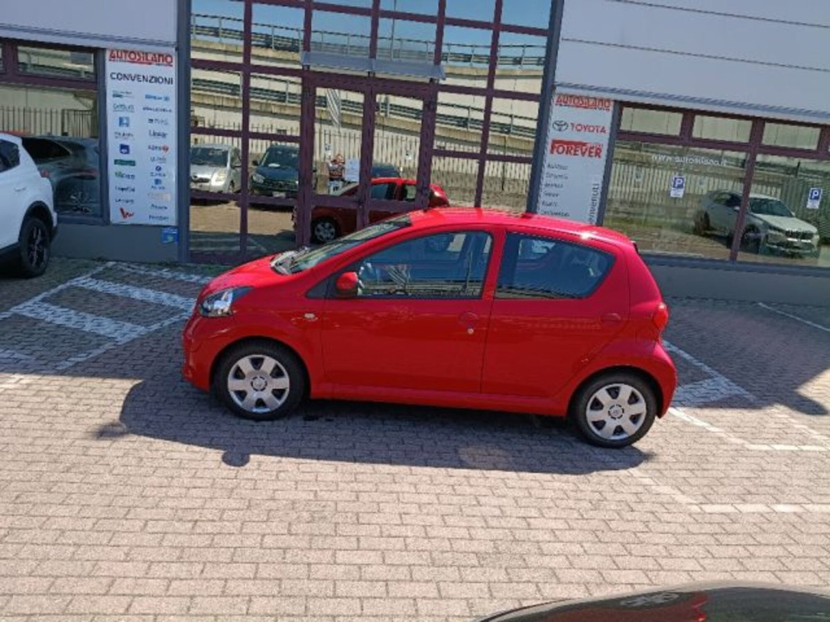 Toyota Aygo 1.0 12V VVT-i 5 porte Sol (8)
