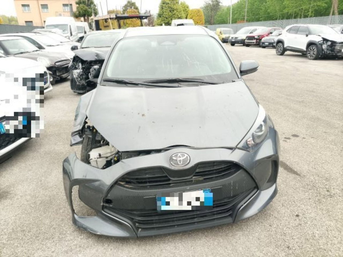 Toyota Yaris Cross 1.5 Hybrid 5p. E-CVT Premiere (2)