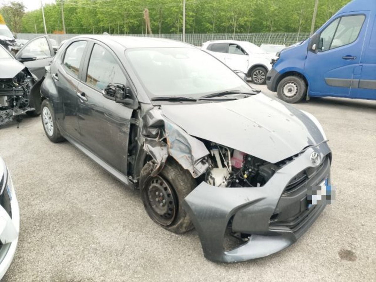 Toyota Yaris Cross 1.5 Hybrid 5p. E-CVT Premiere (3)