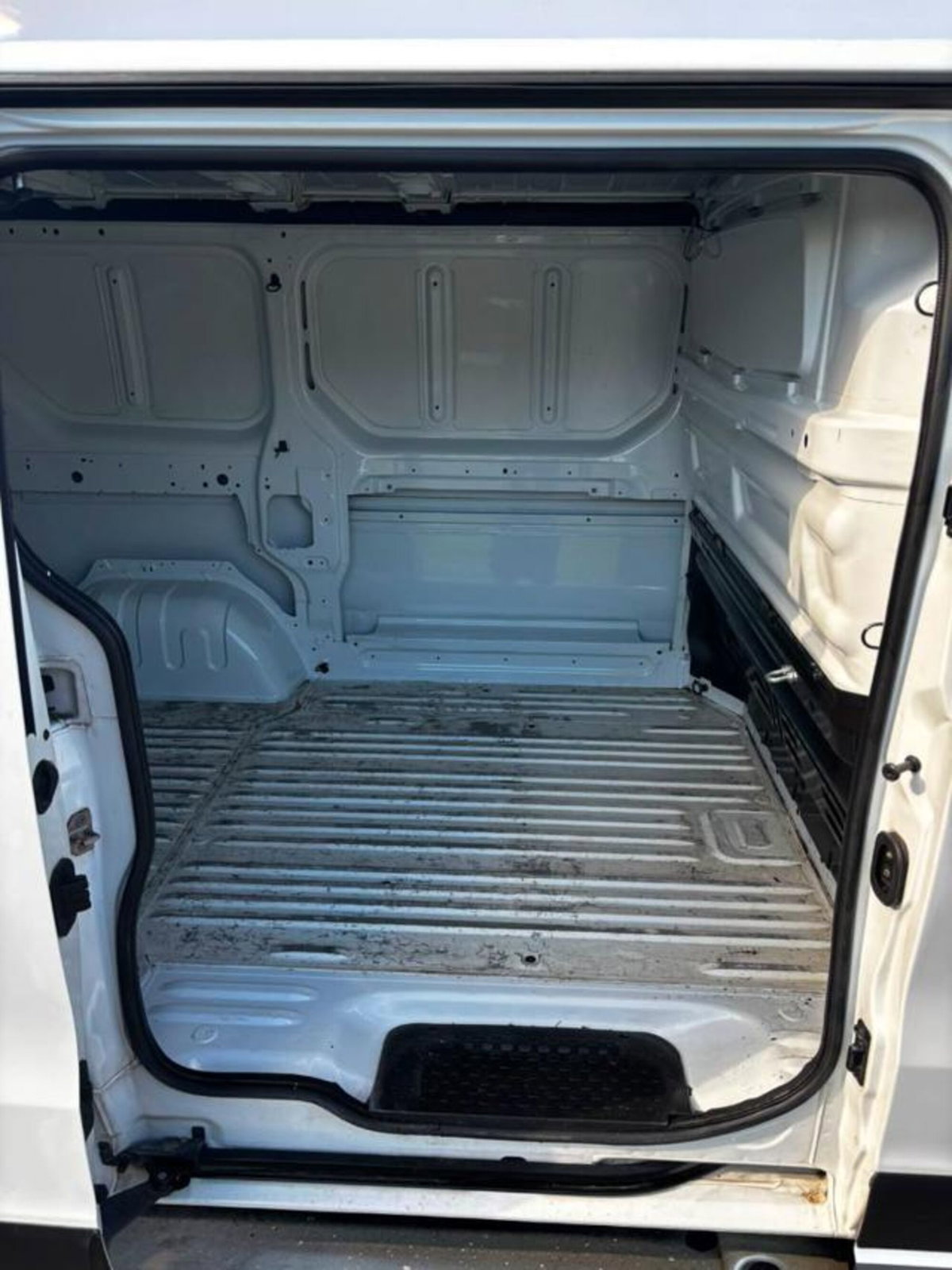 Renault Trafic Furgone T27 1.6 dCi 120CV PC-TN Furgone Ice (7)