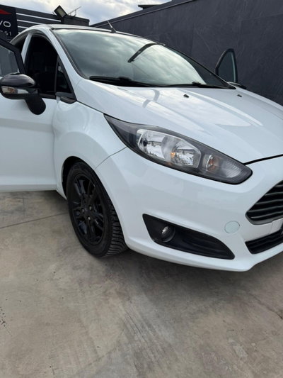 Ford Fiesta 1.5 TDCi 95CV 3 porte Black & White Edition (13)