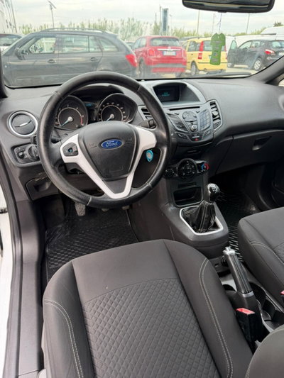 Ford Fiesta 1.5 TDCi 95CV 3 porte Black & White Edition (8)