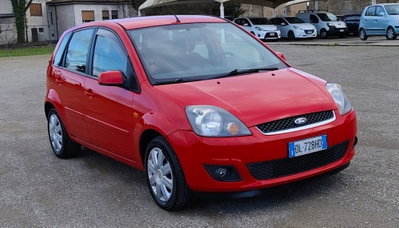 Ford Fiesta 1.4 TDCi 5p. Ghia usata