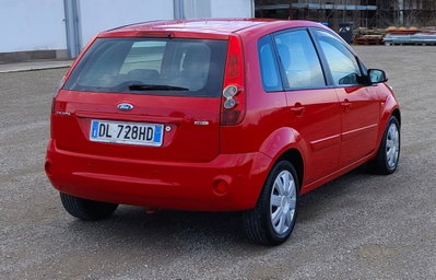 Ford Fiesta 1.4 TDCi 5p. Ghia (10)