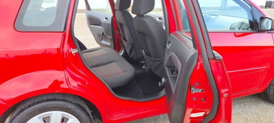 Ford Fiesta 1.4 TDCi 5p. Ghia (12)
