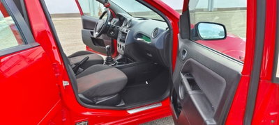 Ford Fiesta 1.4 TDCi 5p. Ghia (14)