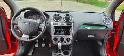 Ford Fiesta 1.4 TDCi 5p. Ghia (16)