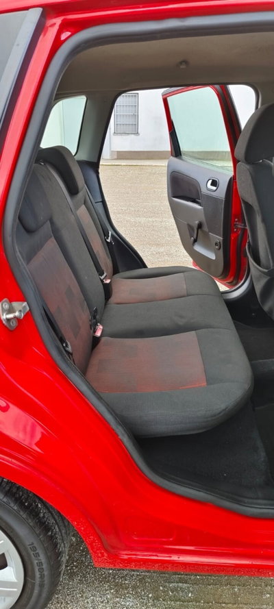 Ford Fiesta 1.4 TDCi 5p. Ghia (17)