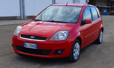 Ford Fiesta 1.4 TDCi 5p. Ghia (18)