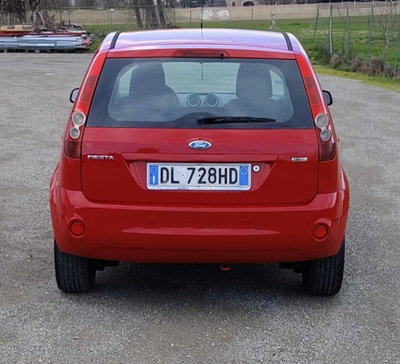 Ford Fiesta 1.4 TDCi 5p. Ghia (8)