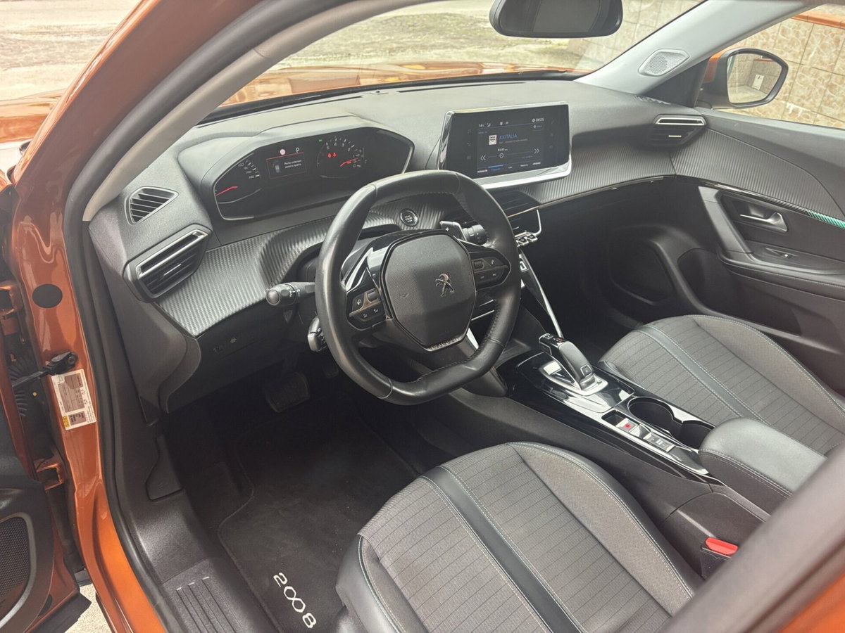 Peugeot 2008 BlueHDi 130 S&S EAT8 Allure Pack (8)