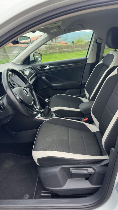 Volkswagen T-Roc 1.6 TDI SCR Advanced BlueMotion Technology (11)