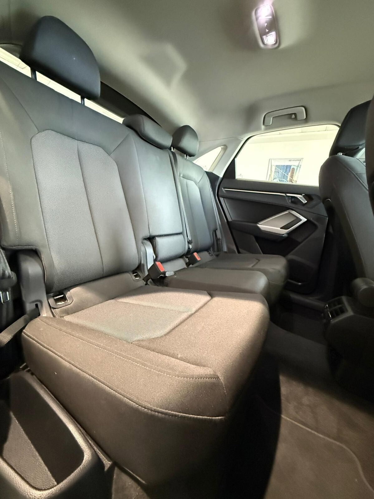 Audi Q3 Sportback 35 TDI quattro S tronic Business Plus (12)