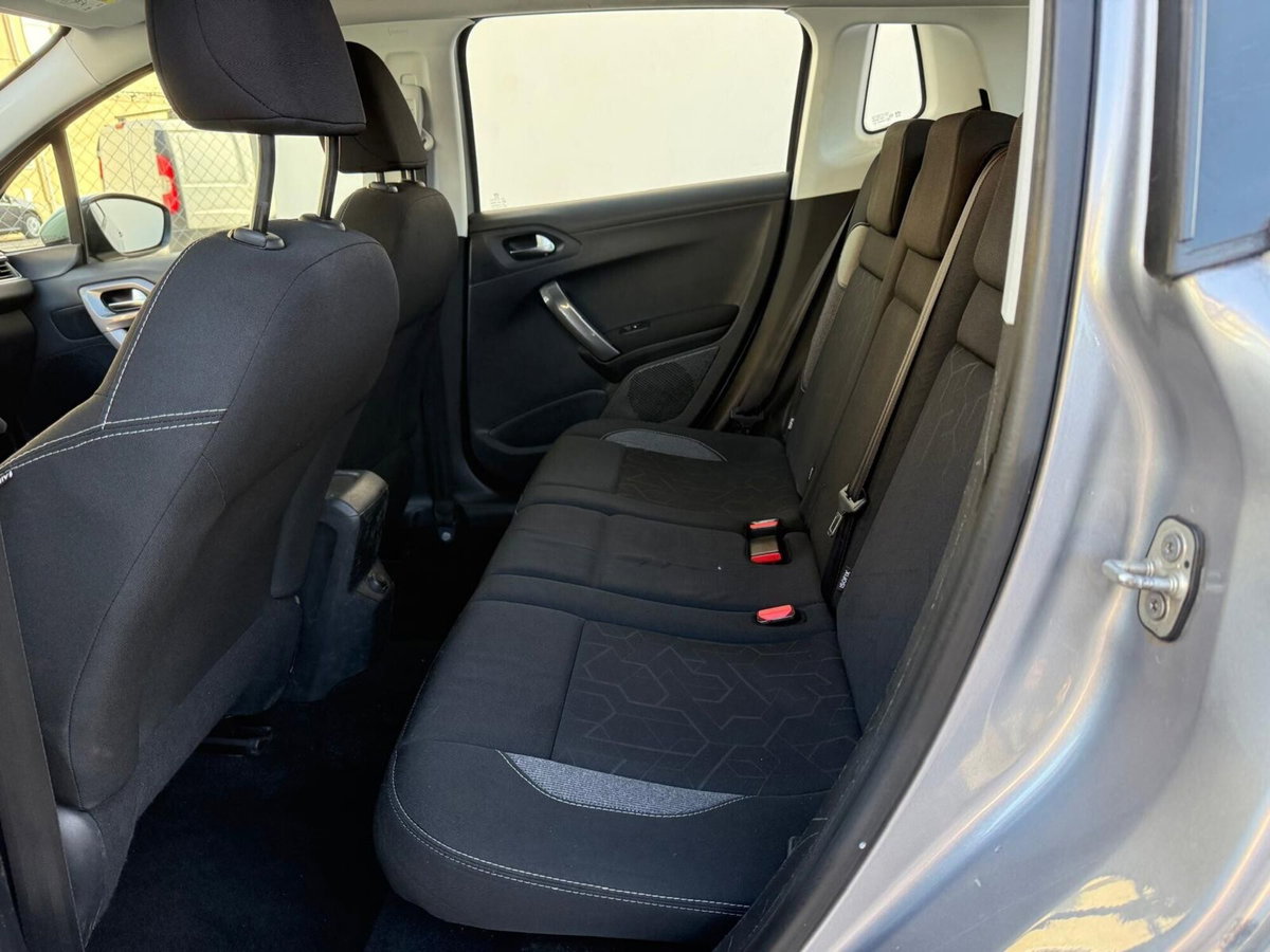 Peugeot 2008 100 Active (11)