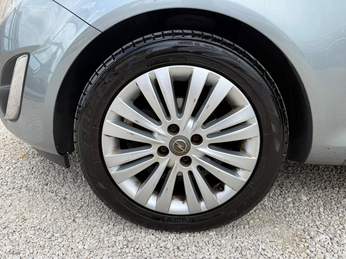 Opel Corsa 1.2 5 porte Elective (10)